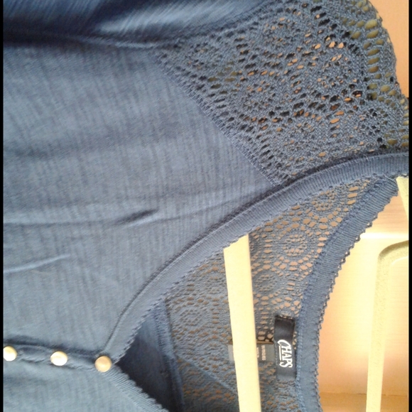 Top - Picture 4 of 4